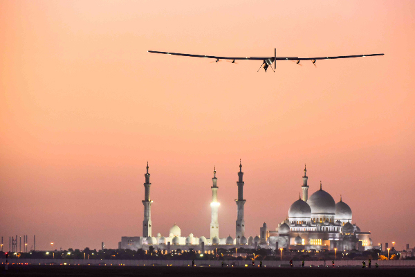 De Solar Impulse 2 in Abu Dhabi