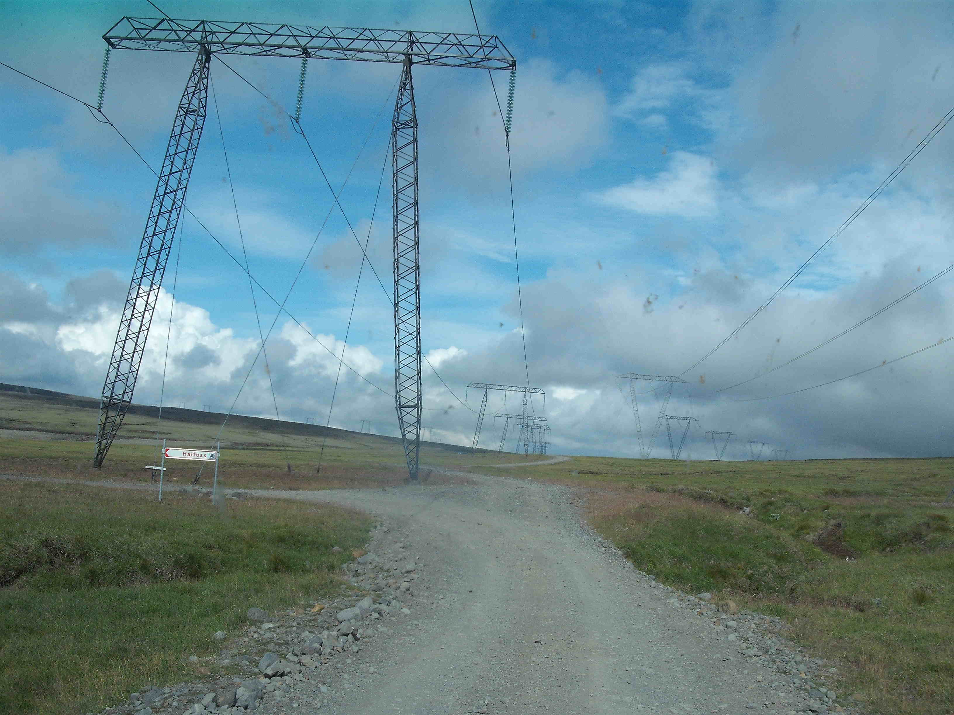Hoogspanningsleidingen op IJsland, waar elektrische energie dominant is