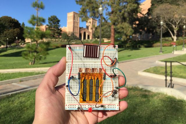Kleine nieuwe hybride supercondensator, door UCLA ontwikkeld